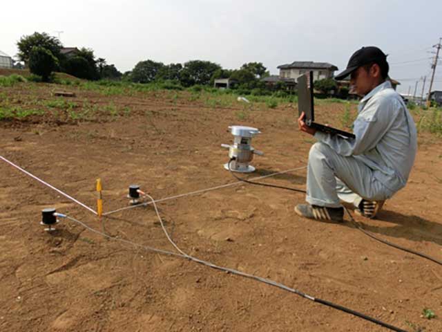 表面波探査法調査風景